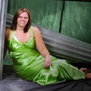 Green Adrianna Papell Prom Dress